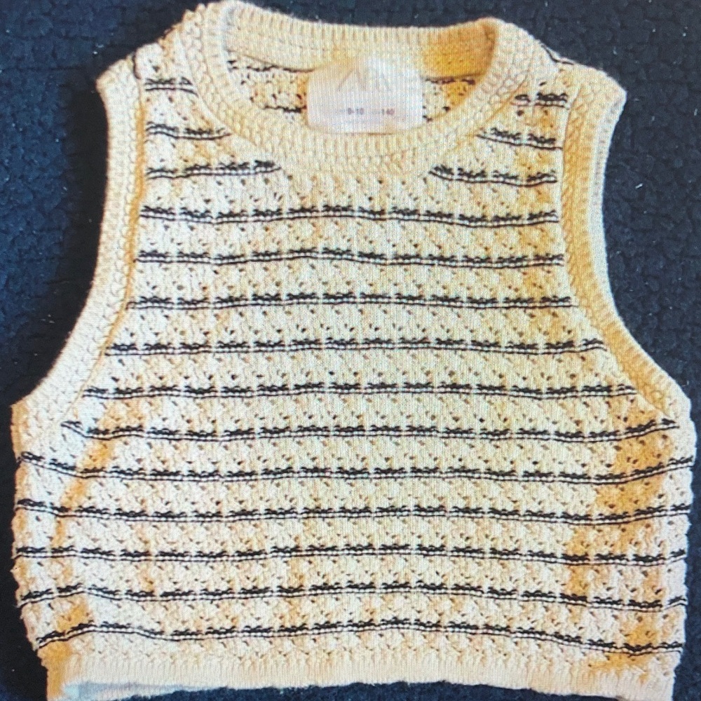 Cream and Black Knit Sleeveless Top